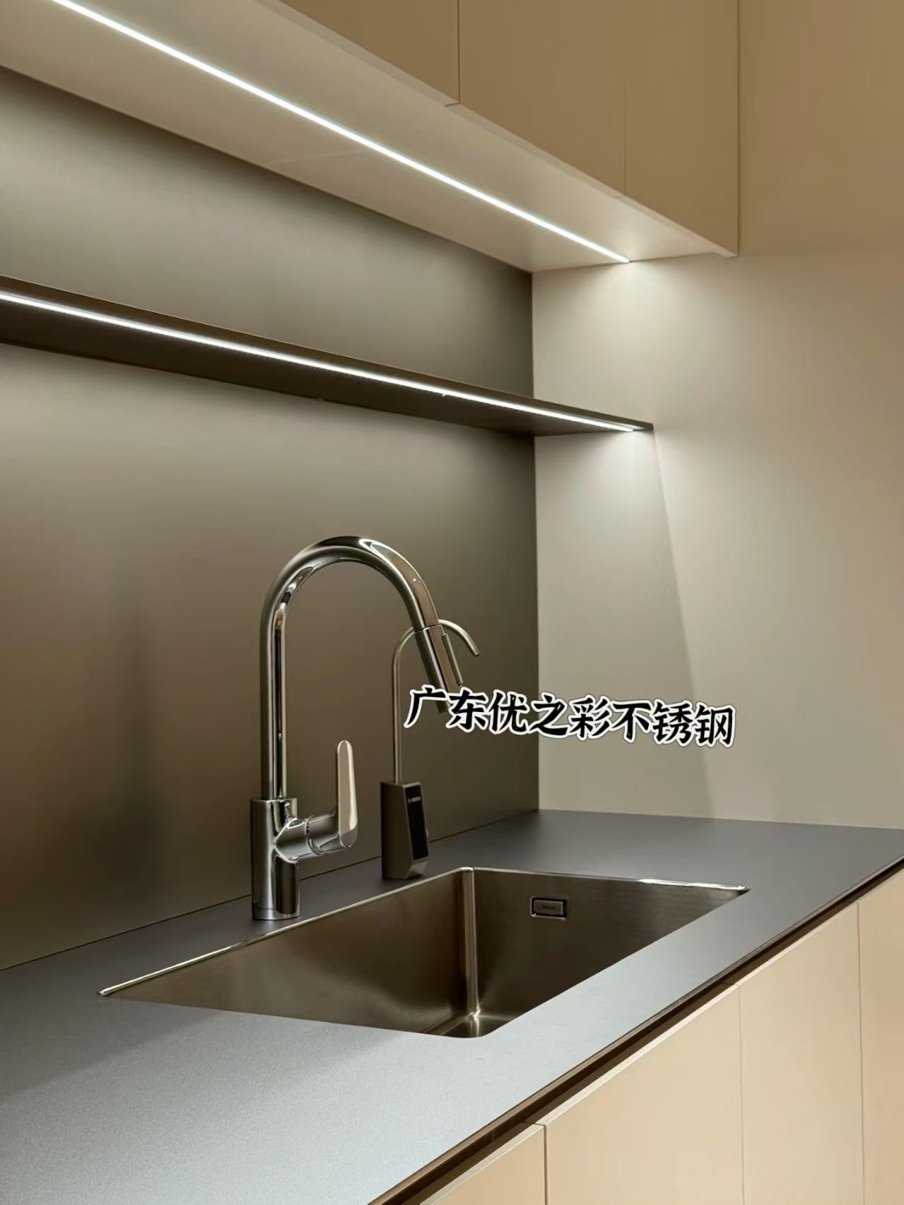“廚房臺(tái)面選不銹鋼？一篇文章告訴你它有多強(qiáng)！”